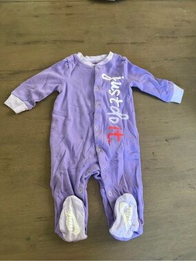 Nike Baby Purple 'Just Do It' Baby One-Piece Sleeper